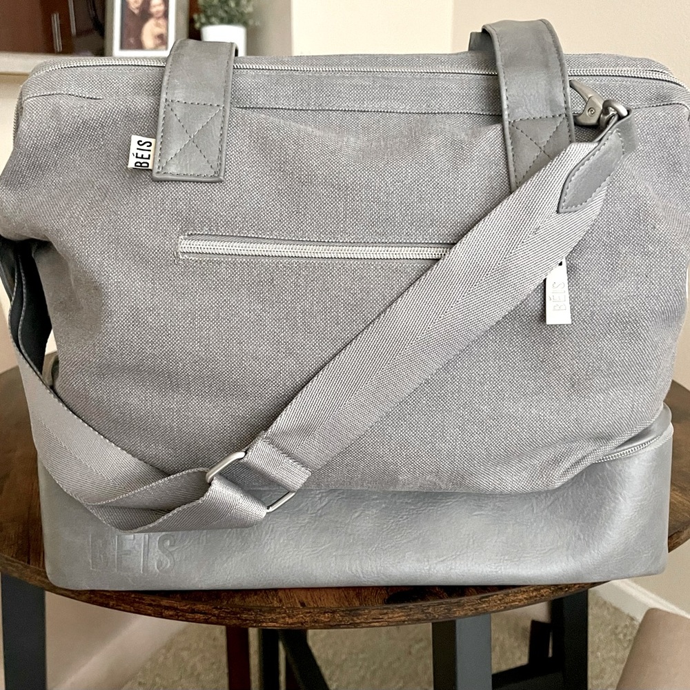 Beis Mini Weekender